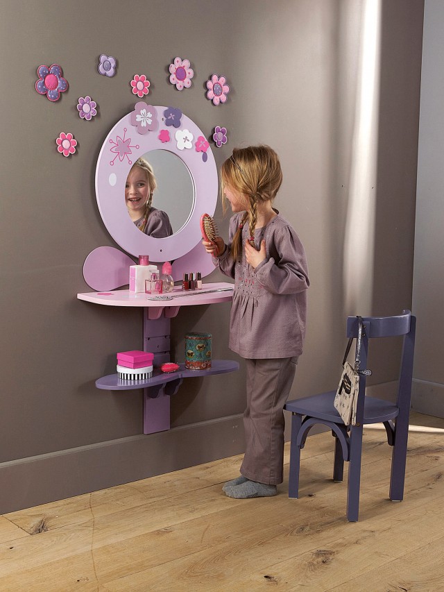 Top 3 wall mirrors for kids room