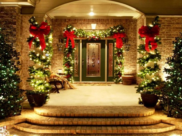 frontdoorchristmasdecoration