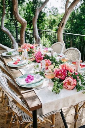 Elevate Your Spring Decor With These 5 Stylish Easter Tablescapes