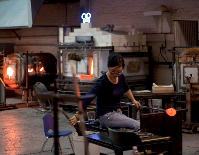 Meet Lindsey Adelman Studio's Unique Craftsmanship Approach